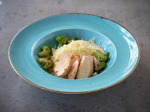 Огонёк - Фетучини с цыпленком и грибами