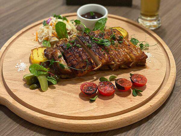 Gosti - Свиные рёбра с печеным картофелем