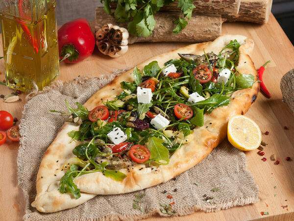 Едалия - Пиде с овощами и сыром