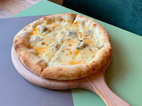 Lyric - Пицца Четыре сыра