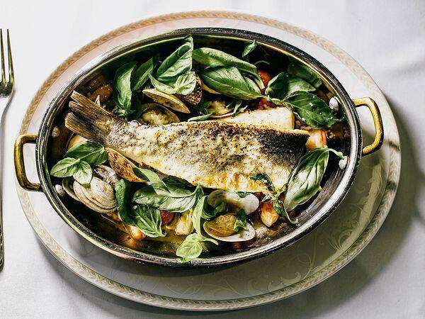 Fratelli - Сибас Джозепоне с морепродуктами