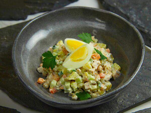 Lava Grill - Оливье с цыпленком