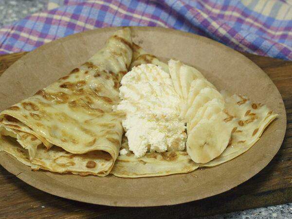 Mr. Pancake - Блин с творогом и бананом