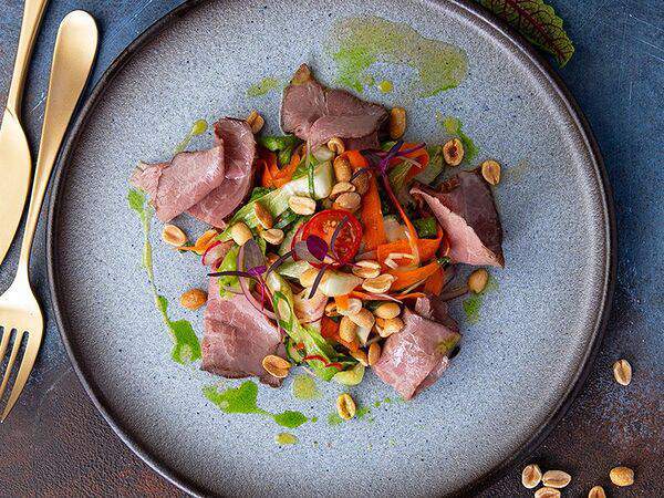 Fergana - Острый салат с ростбифом и арахисом