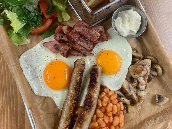 Бургерная Дровосек - Большой завтрак с сырокопченым беконом