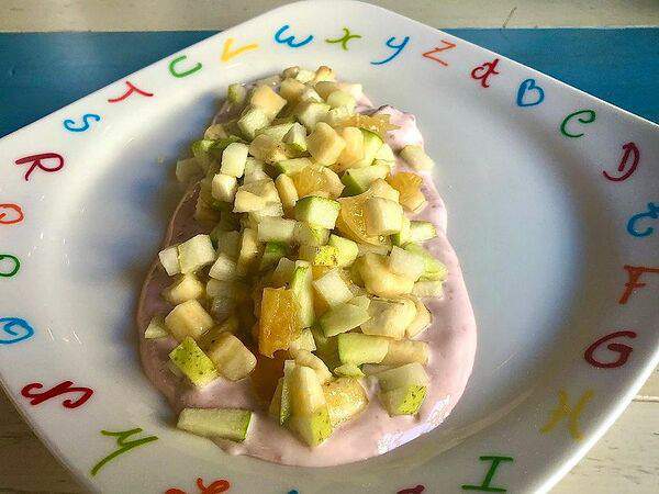 Eat Meet - Фруктовый салат с домашним йогуртом