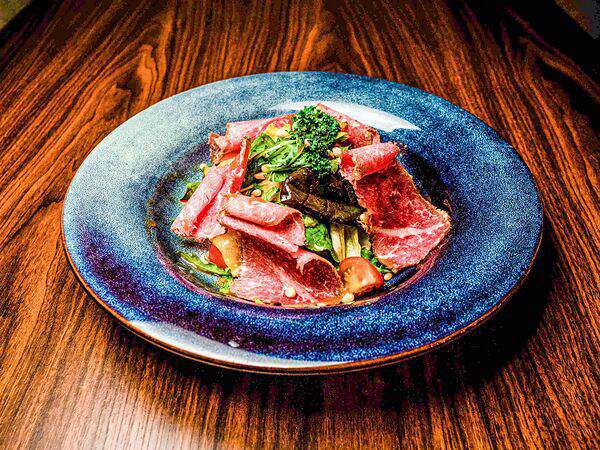 Пармеzан - Салат с ростбифом