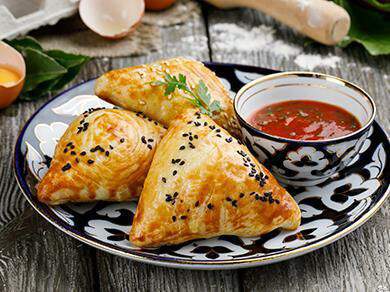 Казан Мангал Kazan Mangal - Самса с начинкой из сочного бараньего фарша