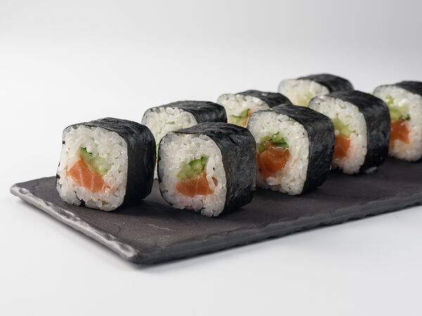 Sushi Food - Ролл Классика с лососем и огурцом
