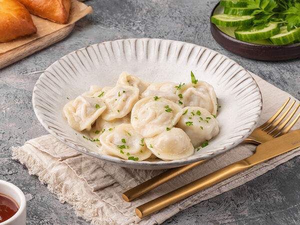 Солянка - Пельмени домашние из говядины и свинины со сметаной