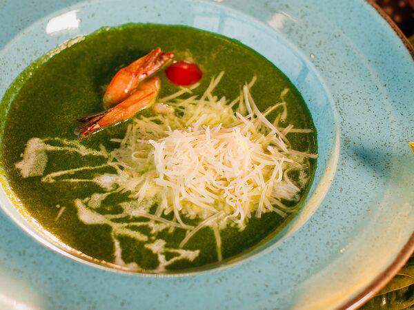 Shef papas - Зеленый крем-суп из шпината с креветками