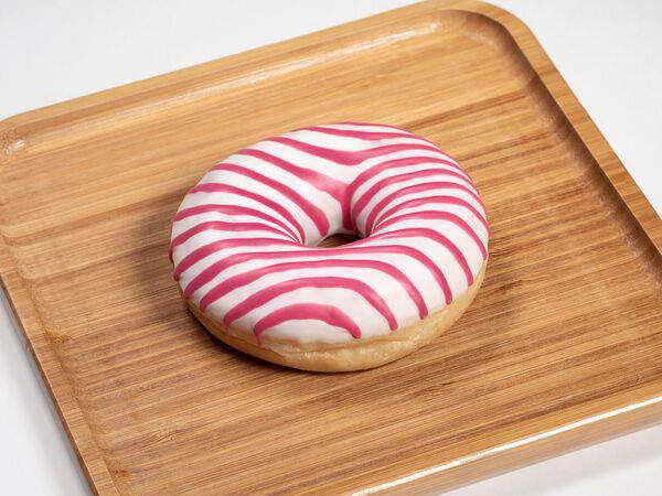 Baggins coffee - Пончик-донатс с начинкой Панна котта и белой глазурью