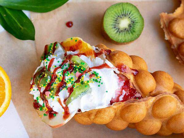 Гонконгские вафли - Вафля со взбитыми сливками