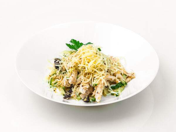 Freshfood - Салат с черносливом и пармезаном