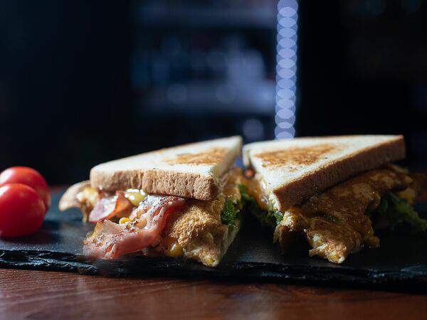 Летов - Сэндвич с беконом и омлетом