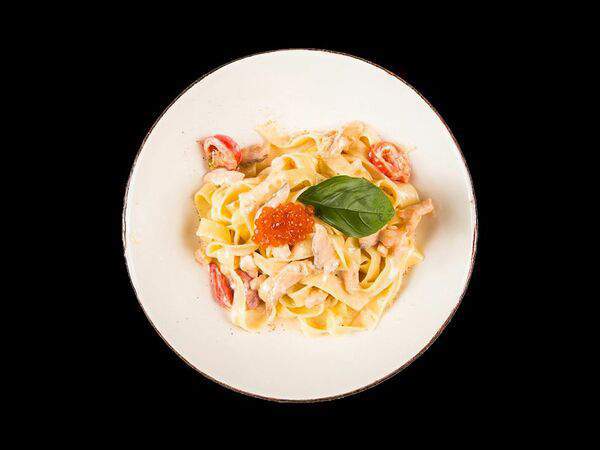 Fabrika - Паста с лососем и красной икрой