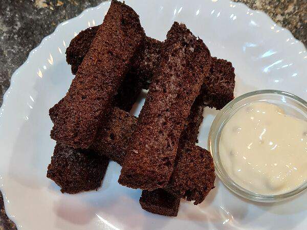 Шампуроff - Гренки с чесноком и соусом