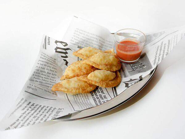 Кафе Ландау - Наночебуреки с беконом и сыром моцарелла