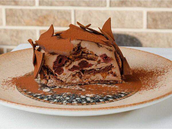 Дэда - Шоколадный рулет с вишней