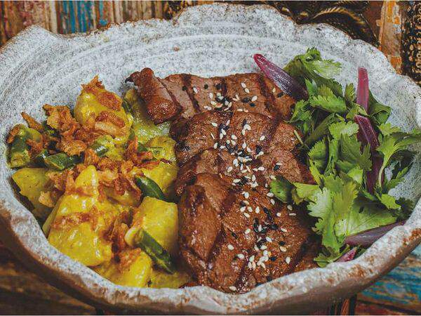 Томми Lee - Бенгальская говядина с картофелем карри