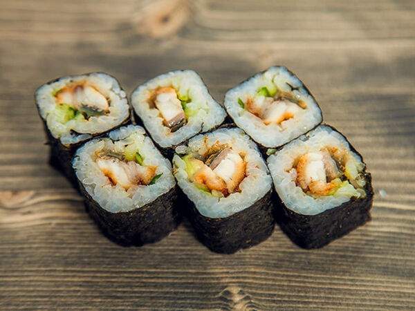 Неместные. Доставка еды и напитков - Ролл с угрем и огурцом