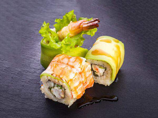 Цветение Сакуры - Ролл Эби авокадо