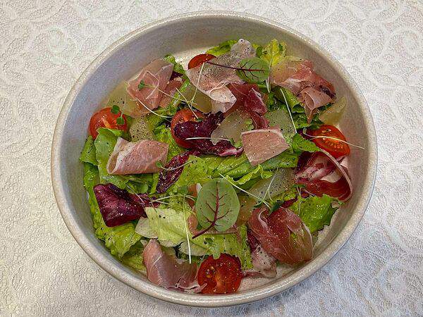 Старая пристань - Салат с пармской ветчиной