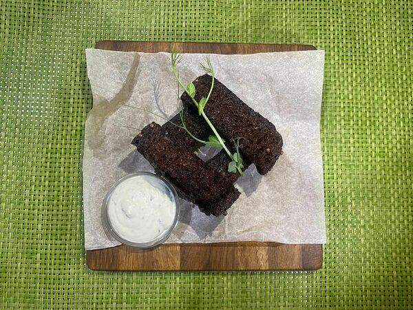 Кафе-кондитерская Прага - Гренки ржаные с чесночным соусом