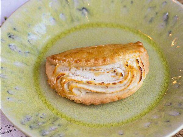 Кафе-пекарня Поль Бейкери - Сочник с творогом