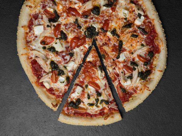 Pizza Shop - Пицца с курицей и соусом песто