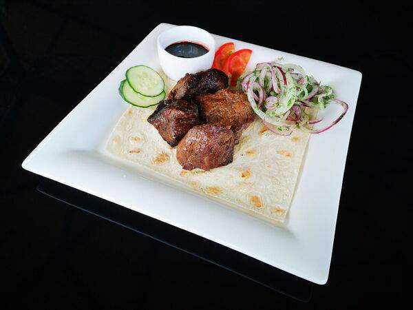 Донжон - Говядина с малиновым соусом