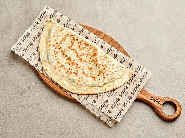 Pivino - Кутаб с сыром и зеленью с соусом сацебели