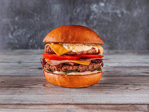 Fishka - Бургер Биф с мраморной говядиной и прошутто