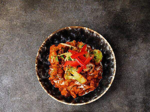 Sushi & More - Фасоль тушеная с грибами и брокколи в индийском соусе