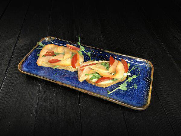 Best Hall - Брускетта с копченым лососем