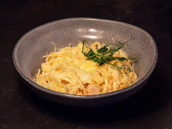 Между нами булочками - Феттуччине с лососем