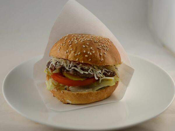 Kontrast gusto - Стейк бургер