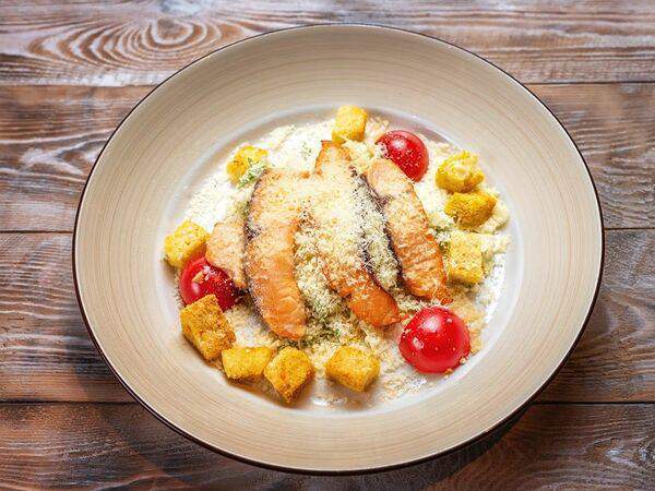 КинZa-Dза - Салат Цезарь с семгой