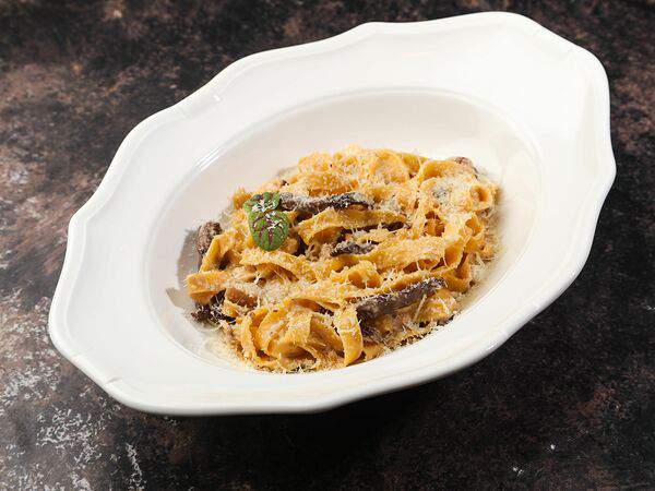 Ресторан 1991 - Паста Феттуччине с телятиной и белыми грибами