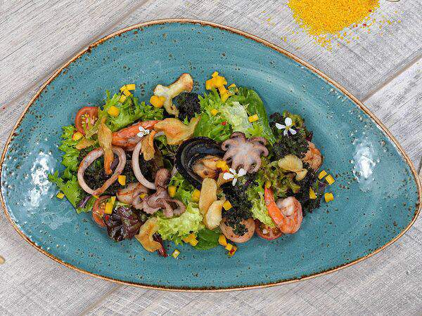 Infinity - Салат с морепродуктами