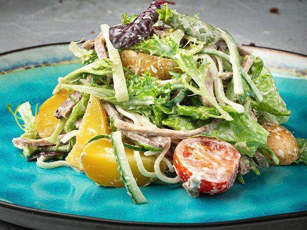 Plovlounge - Салат Назик с телячьим языком