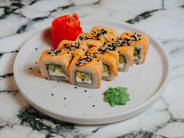 Роллы на районе - Теплый ролл Филадельфия гриль