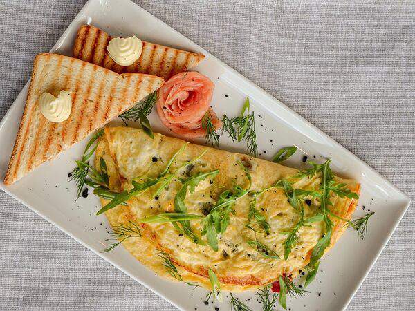 Travelers coffee - Норвежский омлет с лососем