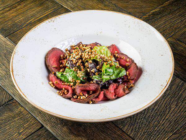 Braubauer - Салат с ростбифом