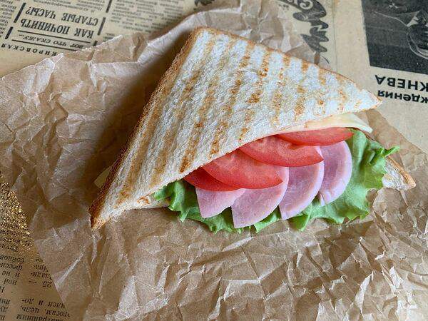 Hot dog house - Сэндвич с ветчиной