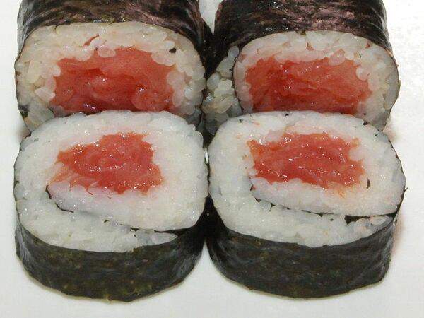 Set Bar - Ролл с лососем слабой соли