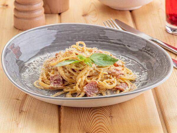 Scrocchiarella - Спагетти Карбонара по-римски с беконом