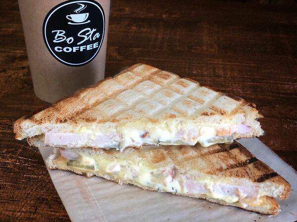 BoSta COFFEE - Сэндвич с курицей