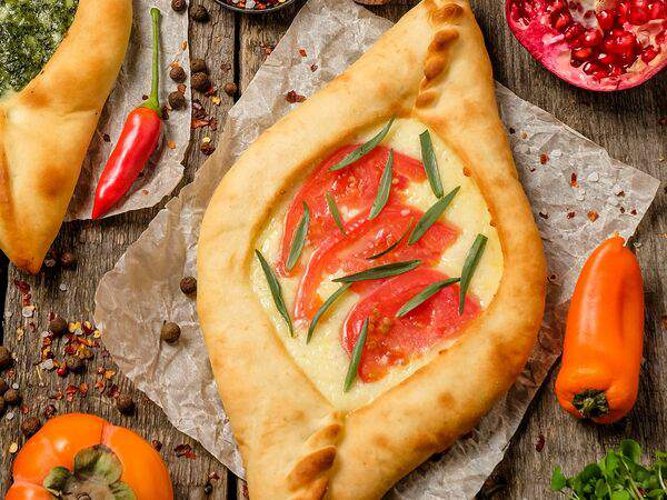 Хачапури и вино - Лодочка с томатом и тархуном