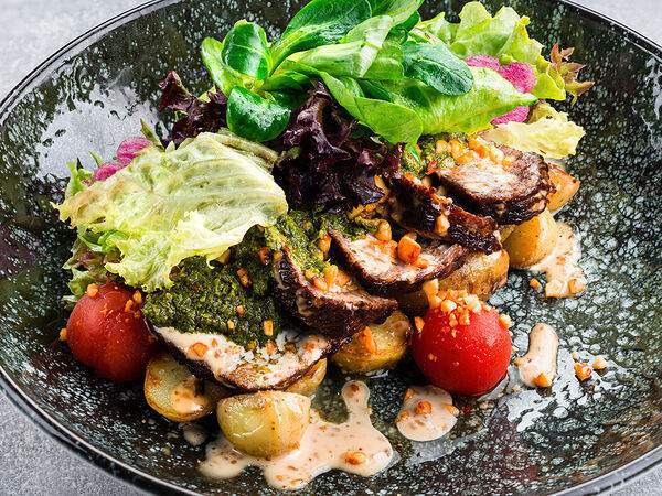 Балкон - Салат с говядиной